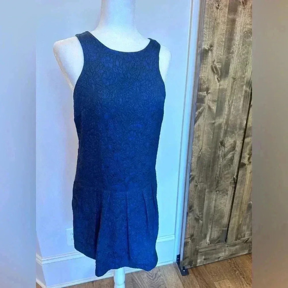 Club Monaco Pleated Drop Waist Dress size 6 pockets - Picture 6 of 7